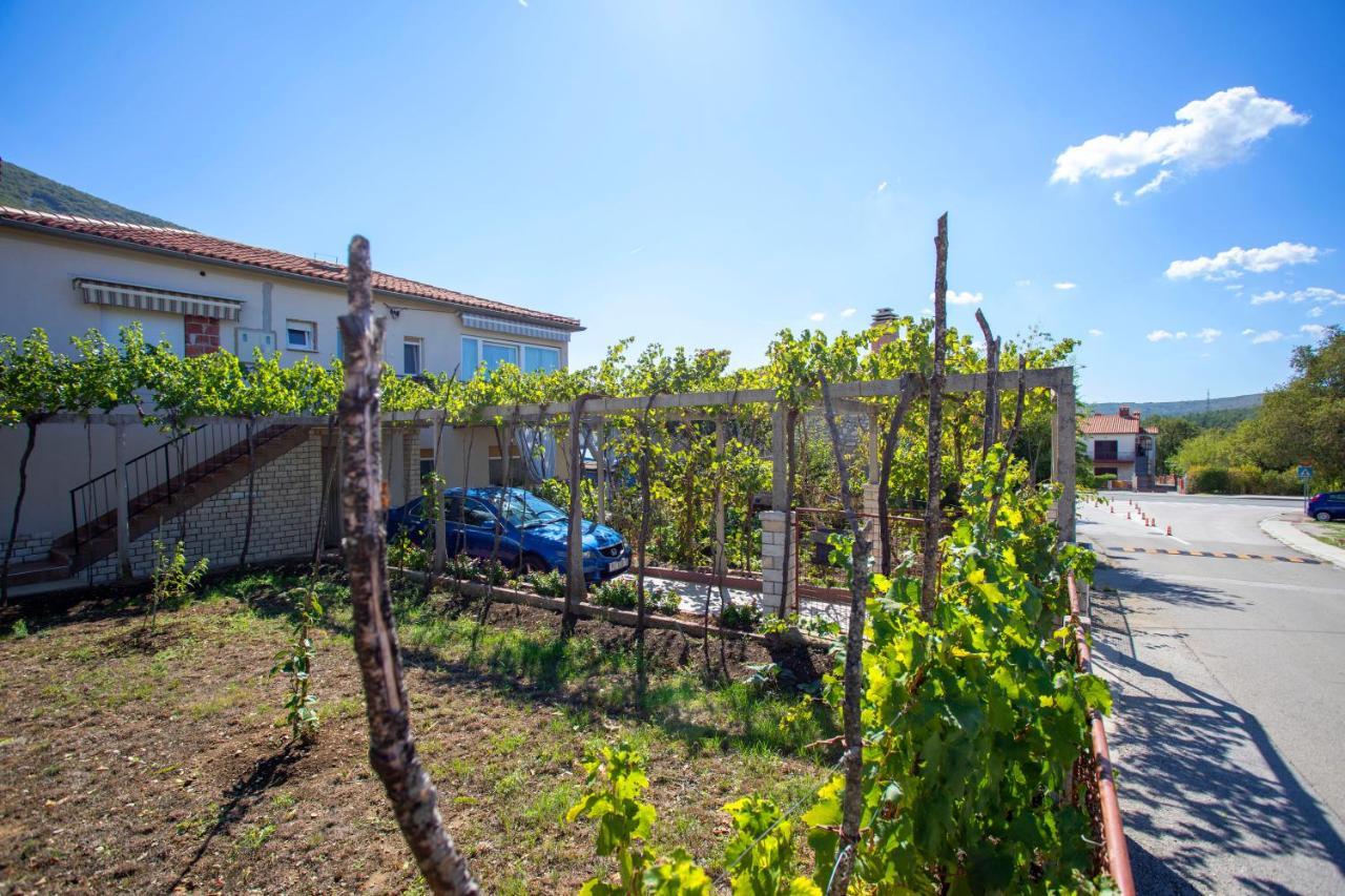 Apartment Falichi Plomin Exterior photo